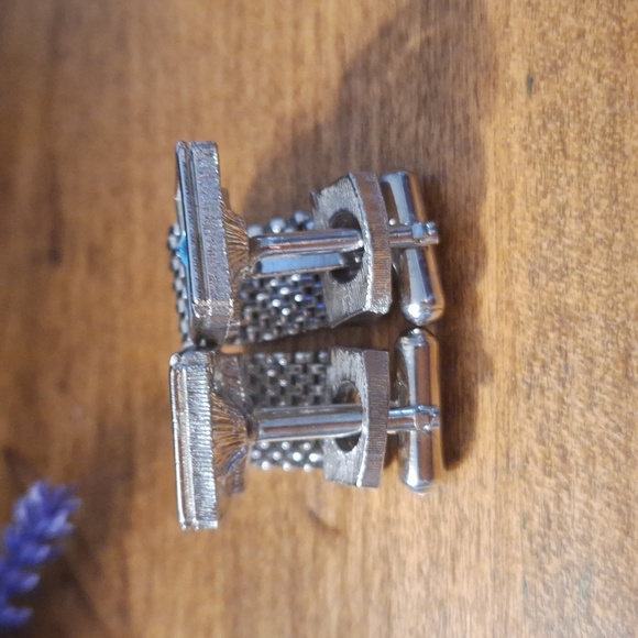 Blue Swarovski And Sliver Tone Link Cufflinks - Picture 3 of 5